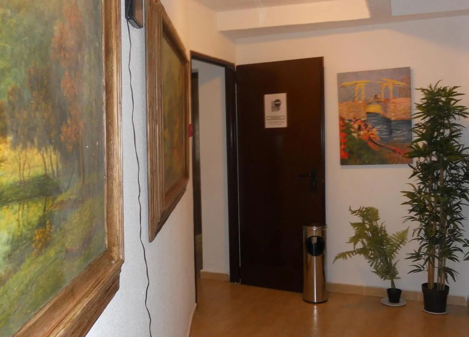 Hostal El Descanso Madrid Guest house