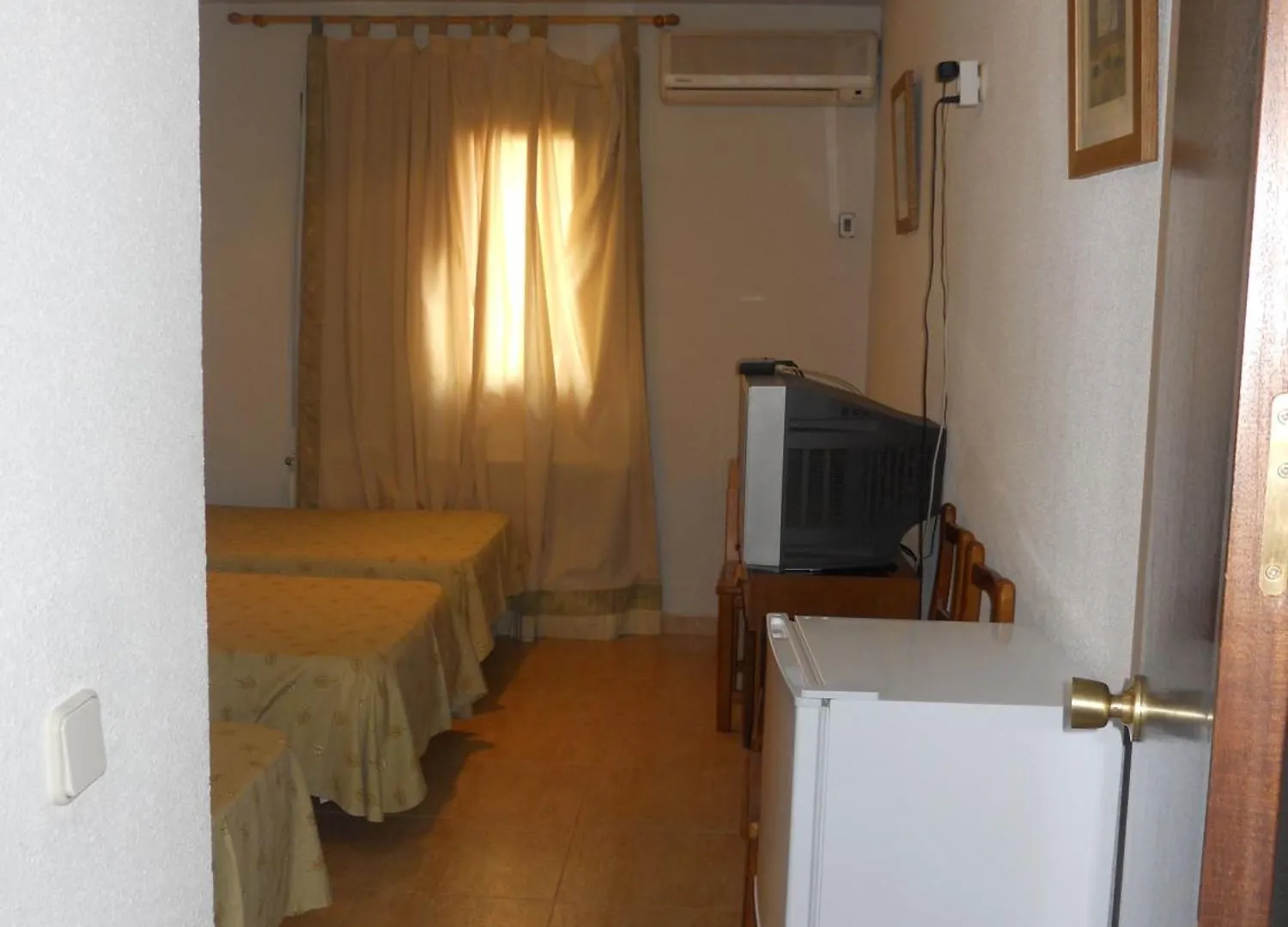 ***** Guest house Hostal El Descanso Madrid Spain