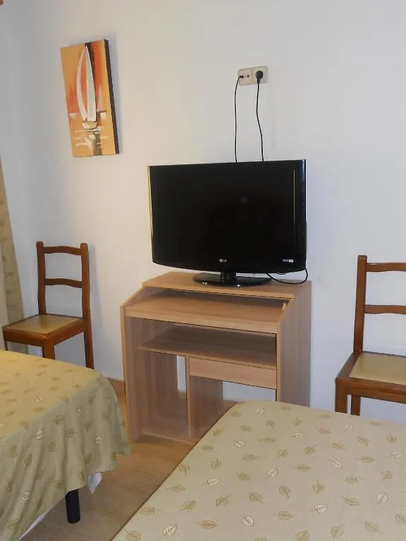 Hostal El Descanso Madrid 5*,