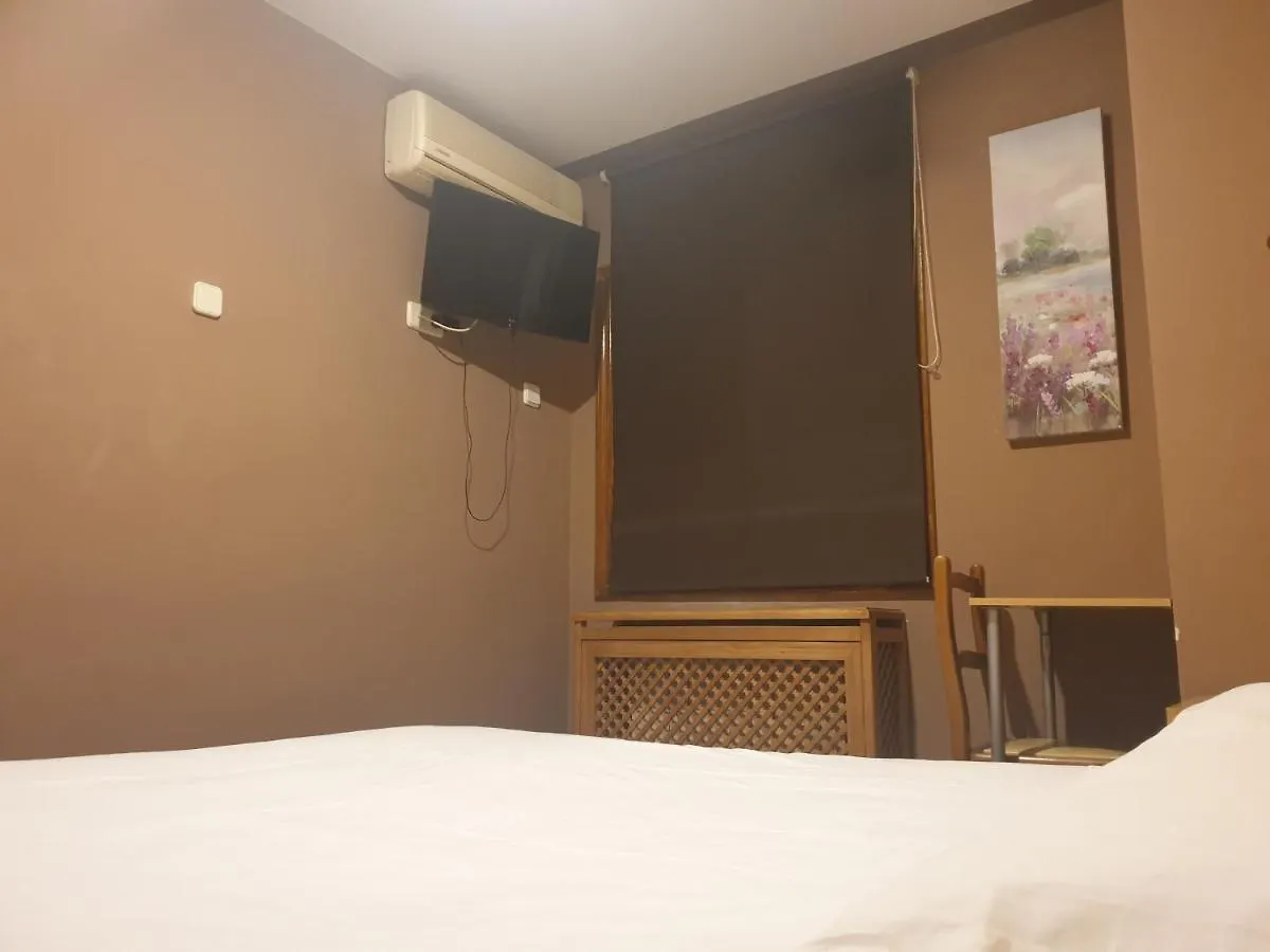 Hostal El Descanso Madrid Guest house